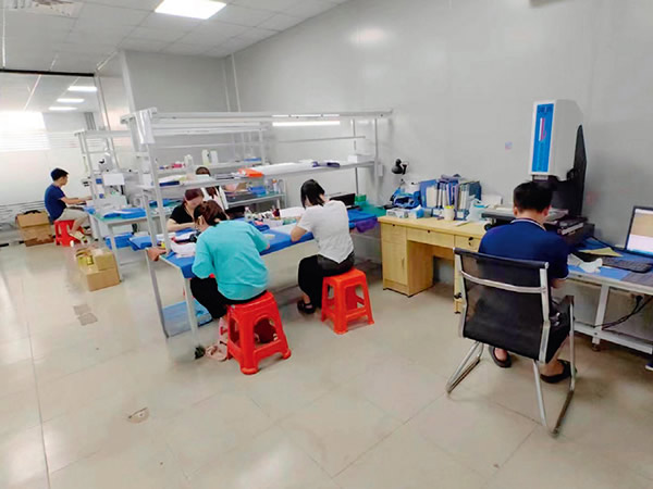 皮具定制厂家-厂房车间